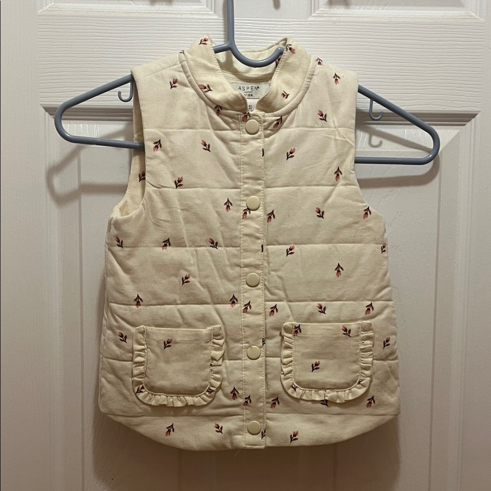 Aspen Rise Cream Vest with Red Accents